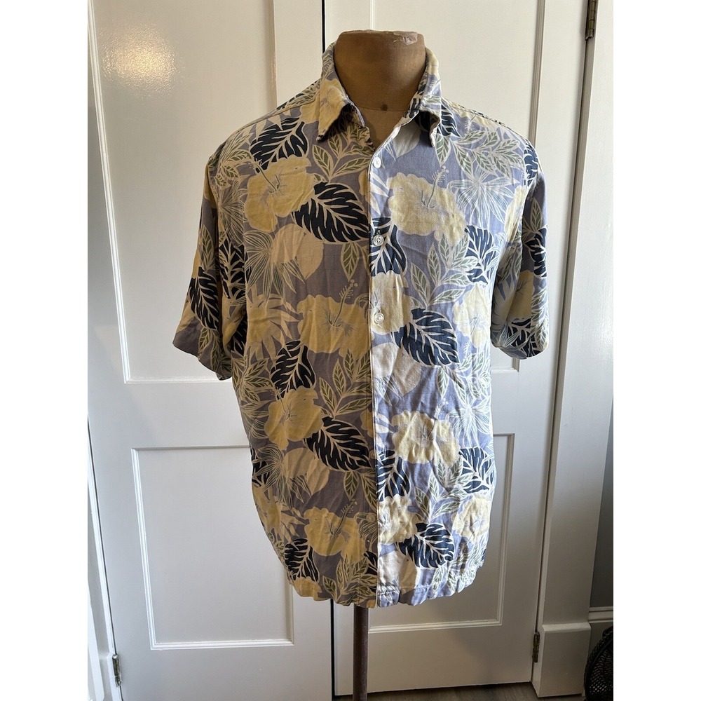Izod Men's Silk Hawaiian Size LargeTropical Floral Camp Short Sleeve Shirt